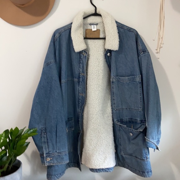Oversized Sherpa Jean Jacket - Picture 3 of 3